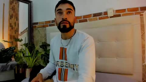 Snapshot of chris_kizz chatting on January 12, 10:43 pm chris_kizz online show from January 12, 10:43 pm