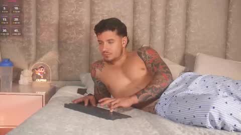 chris_morton online show from March 4, 1:22 am