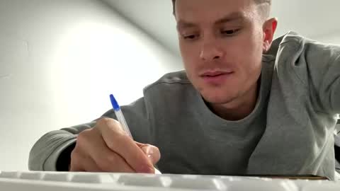 chris_stev47 online show from December 11, 2:22 pm