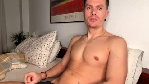 chris_stev47 online show from December 13, 7:43 pm