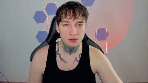 Chris Tyson online show from December 4, 6:33 am