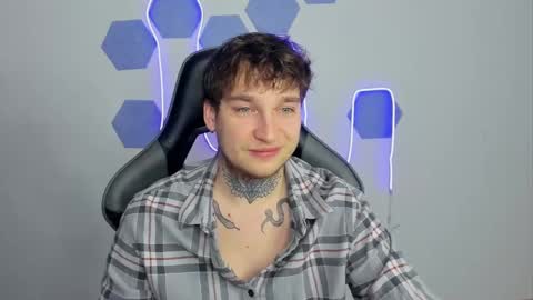 Chris Tyson online show from December 17, 12:45 am