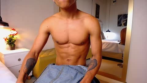 Snapshot of chris_weell chatting on December 17, 11:38 pm Chris Weell online show from December 17, 11:38 pm