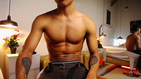 Snapshot of chris_weell chatting on December 20, 12:30 am Chris Weell online show from December 20, 12:30 am