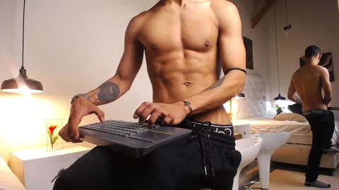 Snapshot of chris_weell chatting on January 10, 8:37 pm Chris Weell online show from January 10, 8:37 pm