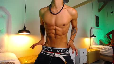 Snapshot of chris_weell chatting on February 14, 12:41 am Chris Weell online show from February 14, 12:41 am