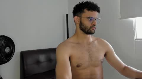 Im Chirs IM MODEL INDEPENDT online show from September 16, 3:35 pm