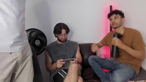 Im Chirs IM MODEL INDEPENDT online show from September 18, 12:45 am