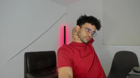 Im Chirs IM MODEL INDEPENDT online show from October 9, 10:08 pm