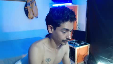 Snapshot of chrisisaak chatting on November 17, 6:14 pm chrisisaak online show from November 17, 6:14 pm