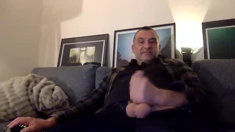 chrispanam13 online show from April 14, 8:26 pm