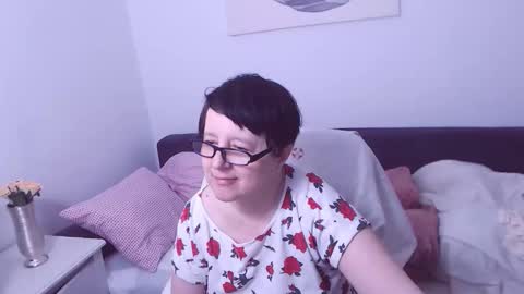 Snapshot of christarose chatting on March 31, 5:57 pm Christa online show from March 31, 5:57 pm
