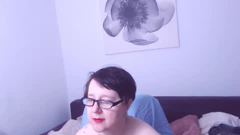 Snapshot of christarose chatting on April 12, 2:16 am Christa online show from April 12, 2:16 am