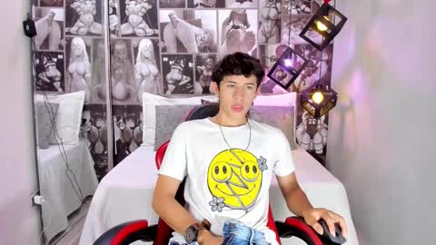 Snapshot of christian_foxx chatting on February 27, 1:33 pm Christian online show from February 27, 1:33 pm