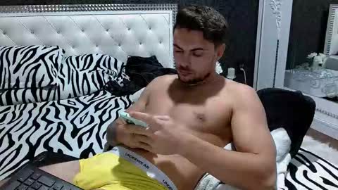 Snapshot of christianhot_ chatting on October 27, 5:06 pm Master Gab online show from October 27, 5:06 pm