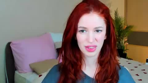 christinaconteeree online show from June 20, 3:20 am