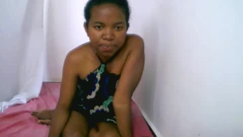 Snapshot of christinah04 chatting on October 27, 10:19 am christinah04 online show from October 27, 10:19 am