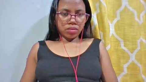christinah262488 online show from May 11, 7:11 pm