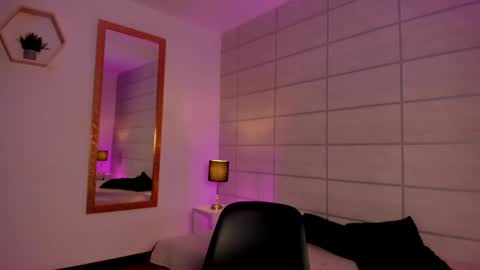 Snapshot of christine_harper chatting on April 24, 12:07 pm Christine online show from April 24, 12:07 pm