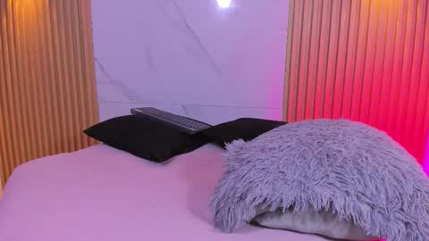 Chrisopher Hunter online show from February 24, 11:14 pm