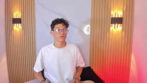 Chrisopher Hunter online show from March 1, 9:17 pm