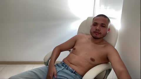 Chris online show from December 4, 6:28 pm