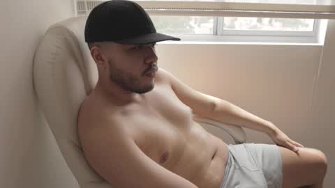 Chris online show from November 14, 4:28 pm