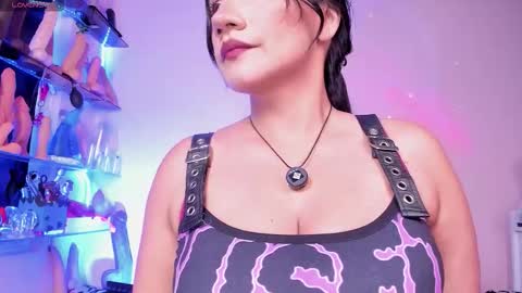 Snapshot of christymilk1 chatting on September 22, 12:45 am christy online show from September 22, 12:45 am