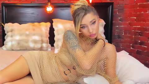 christyna_ross online show from December 13, 8:36 pm
