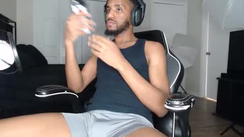 Snapshot of chrisvacherx chatting on February 14, 6:54 am ChrisVacherx online show from February 14, 6:54 am