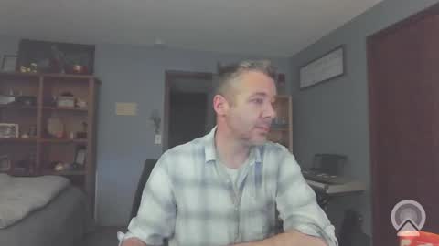 chrisw8121 online show from April 3, 10:52 pm