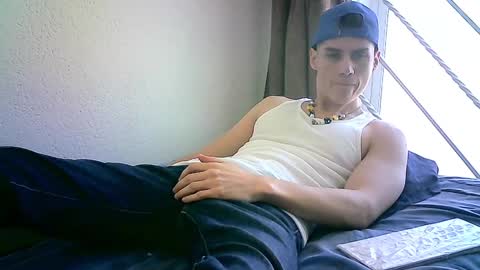 Chrixtopherobin online show from December 11, 8:28 pm