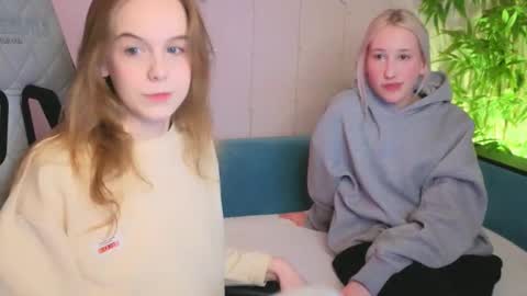 EvaBlonde TayaBrunette EliieBlack hair online show from February 7, 2:54 pm