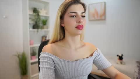 chronic  love online show from February 9, 2:07 pm