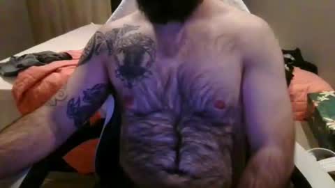 Snapshot of chub_bear_99 chatting on June 4, 9:32 pm chub bear 99 online show from June 4, 9:32 pm