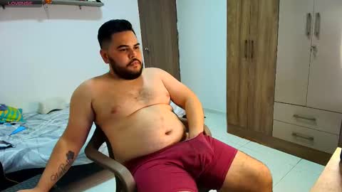 Snapshot of chubbycock_18 chatting on November 21, 10:52 pm ChubbyCock 18 online show from November 21, 10:52 pm