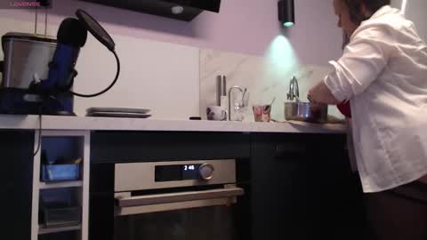 Snapshot of chwerry_b0 chatting on February 14, 1:46 am Jessica online show from February 14, 1:46 am