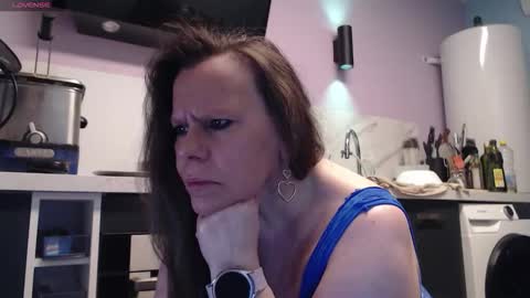 Snapshot of chwerry_b0 chatting on March 3, 1:56 am Jessica online show from March 3, 1:56 am