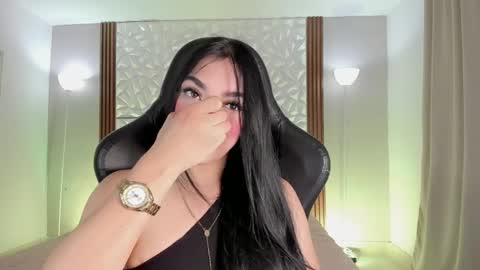 Snapshot of cieloo_ chatting on March 25, 9:10 pm CIELO online show from March 25, 9:10 pm