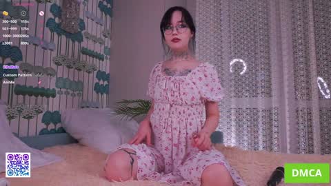   L  online show from November 14, 5:33 pm