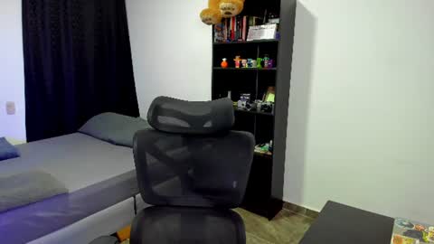 Luna and Sebas  online show from June 11, 2:11 am