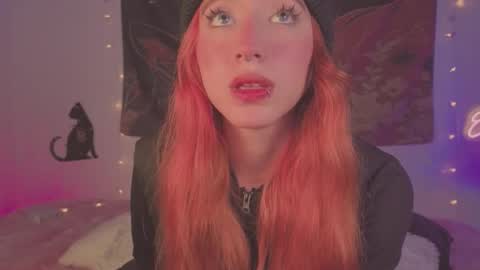 Snapshot of cinderella_lewis chatting on March 22, 5:00 am Sofi Eva and Mey online show from March 22, 5:00 am
