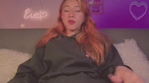 Snapshot of cinderella_lewis chatting on April 4, 3:38 am Sofi Eva and Mey online show from April 4, 3:38 am