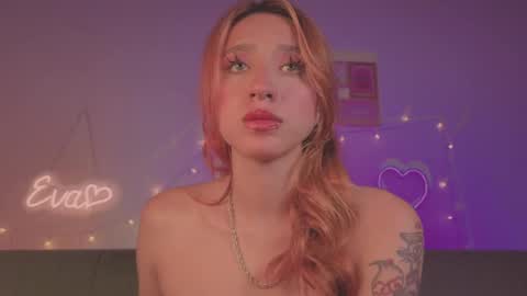 Snapshot of cinderella_lewis chatting on April 12, 11:21 pm Sofi Eva and Mey online show from April 12, 11:21 pm