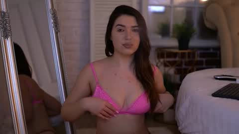 Snapshot of cindycruse chatting on February 15, 6:10 am Cindy online show from February 15, 6:10 am