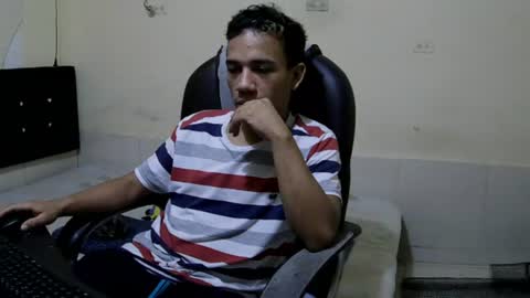 Snapshot of cinnamon_24 chatting on June 17, 10:06 am cinnamon_24 online show from June 17, 10:06 am