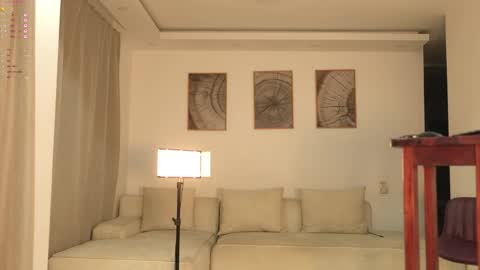 cinnamon__criss online show from May 3, 11:44 pm