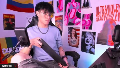 Snapshot of cinnamon_boyxxx chatting on January 7, 2:53 am David     Independent Model online show from January 7, 2:53 am