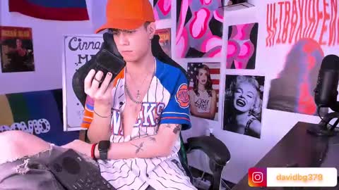 Snapshot of cinnamon_boyxxx chatting on February 11, 1:10 am David     Independent Model online show from February 11, 1:10 am