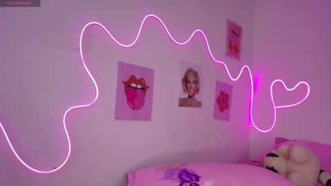 Snapshot of cinniaa_ chatting on May 15, 3:02 am cinniaa online show from May 15, 3:02 am